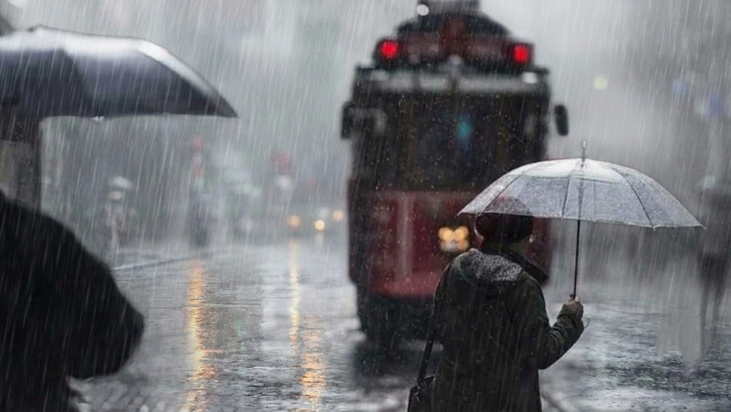 İstanbullular Dikkat! AKOM’dan Kuvvetli Sağanak ve Fırtına Uyarısı