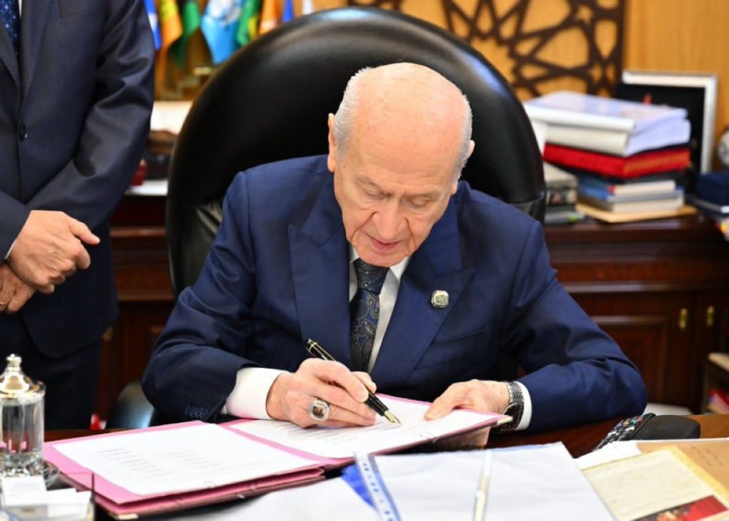 Çerçeve Yasa Teklifinde İlk İmza Devlet Bahçeli’den